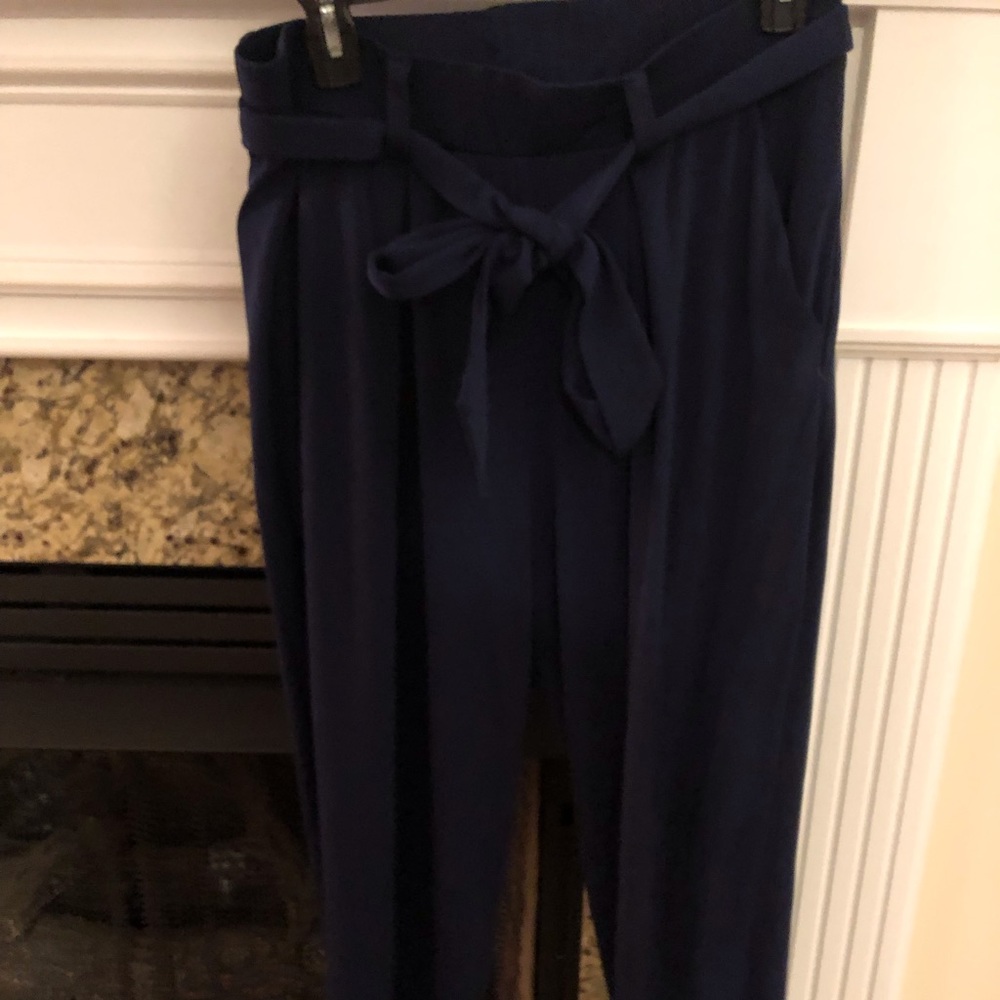 Express women’s loose legged pants